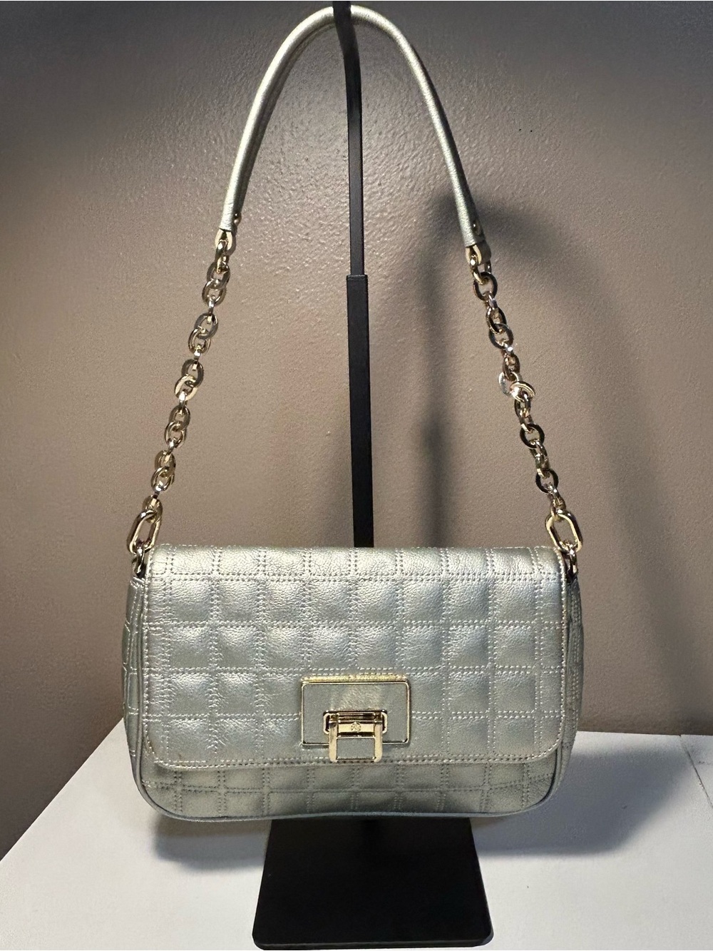 Antonio Melani Silver Quilted Leather Shoulder Bag Chain Strap Clasp Party